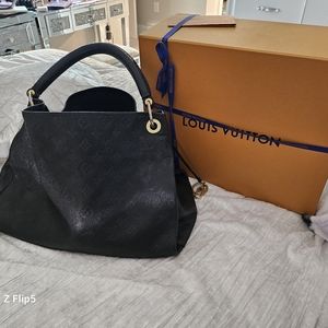 Louis vuitton tote